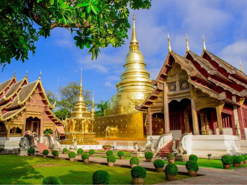chiang-mai-private-tuk-tuk-tour-of-city-temples-with-pickup