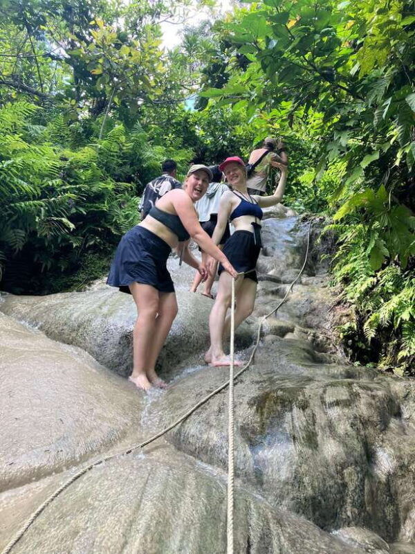 chiang-mai-sticky-waterfall-scenic-loop-unseen-lake-temple