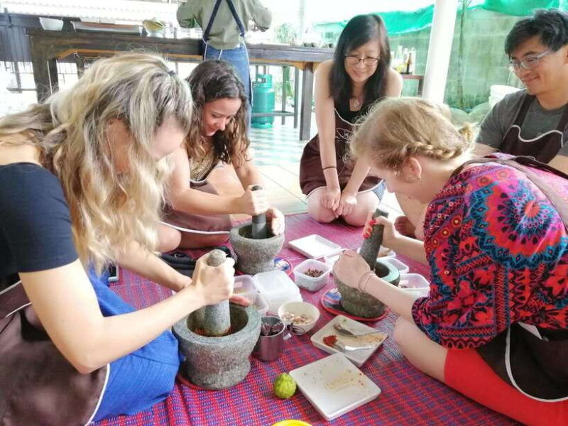 chiang-mai-thai-cooking-and-market-tour-with-lanna-smile