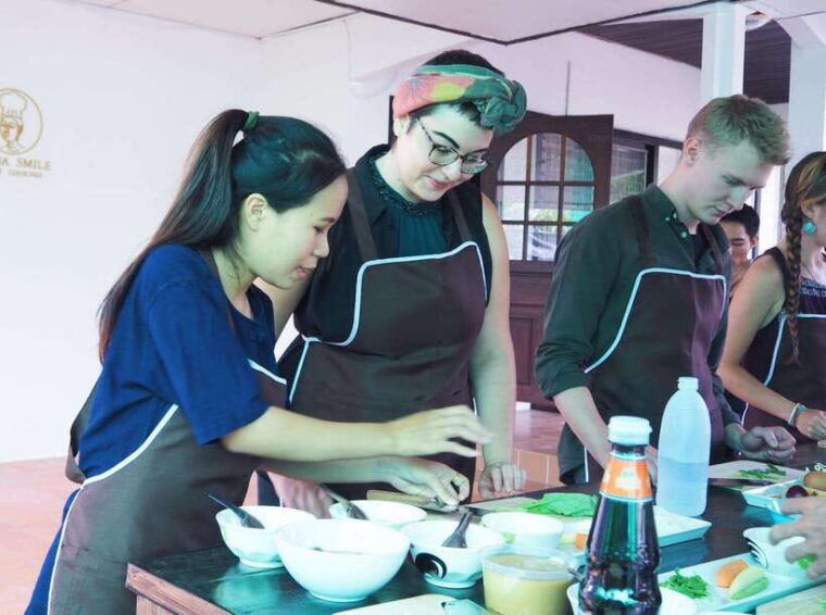 chiang-mai-thai-cooking-and-market-tour-with-lanna-smile
