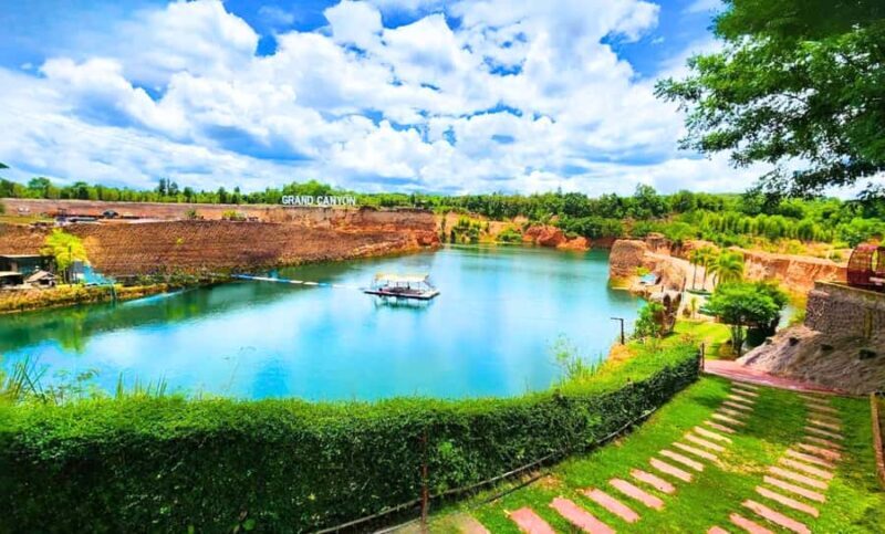 Chiang Mai: Thai Cooking Class at Grand Canyon & Market Tour - Key Points