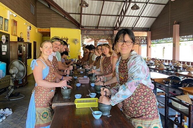 Chiang Mai Thai Cooking Market Tour with Lakeside Pavilions - The Cooking Experience: Making Six Dishes