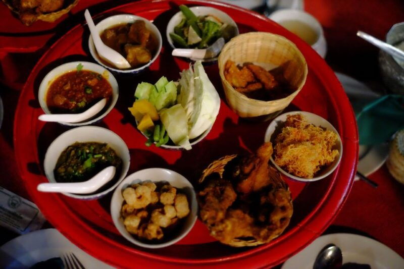 chiang-mai-traditional-khan-toke-meal-cultural-performance