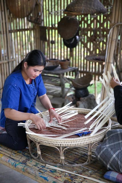 chiang-mai-traditional-lanna-bamboo-fan-weaving
