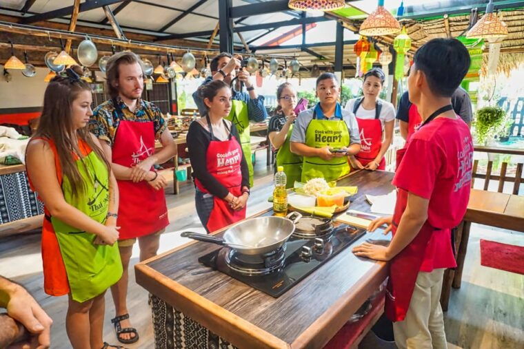 chiang-mai-traditional-thai-akha-cooking-class-market-tour
