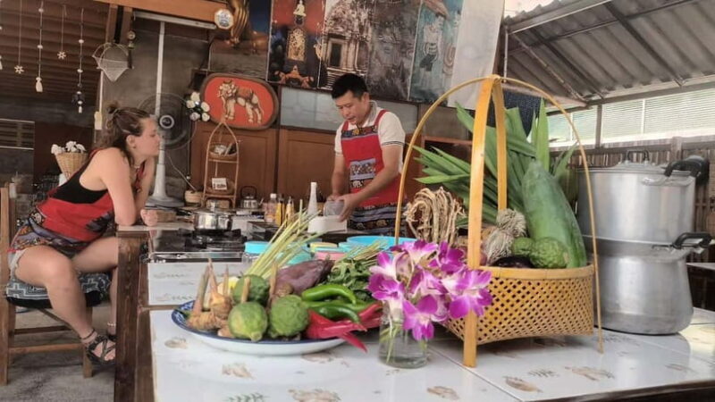 Chiang Mai: Traditional Thai Cooking Class with Market Tour - An In-Depth Look at the Chiang Mai Cooking Class