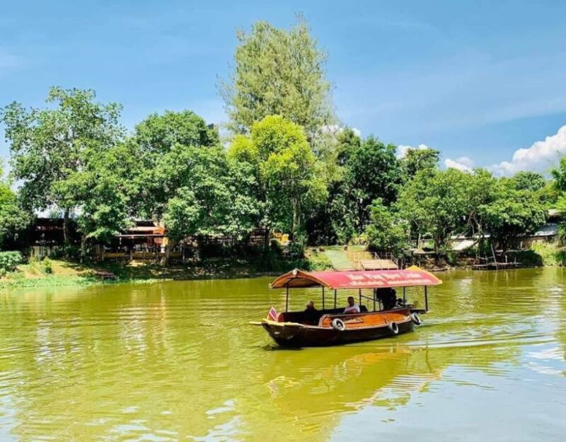 chiang-mai-trishaw-ride-mae-ping-river-cruise-half-day
