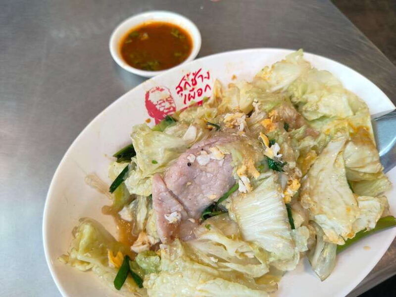 chiang-mai-tuk-tuk-evening-tour-with-temples-street-foods