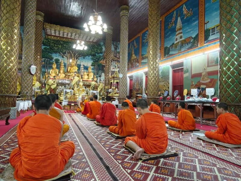 Chiang Mai: Wat Chai Sri Phoom Evening Chanting & Meditation - What This Tour Really Offers