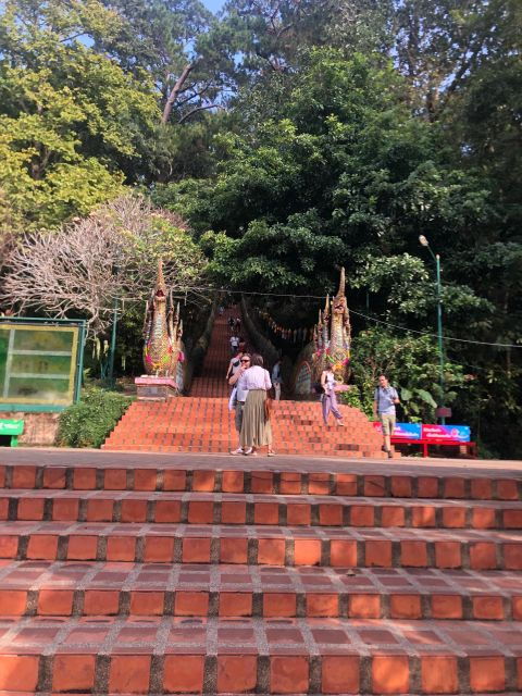 chiang-mai-wat-pha-lat-wat-phra-that-doi-suthep-tour