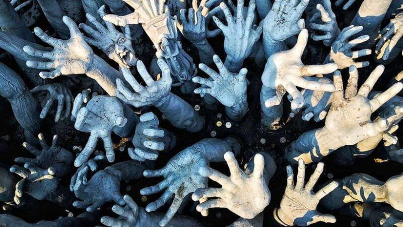 chiang-mai-white-blue-big-buddha-temples-in-chiang-rai