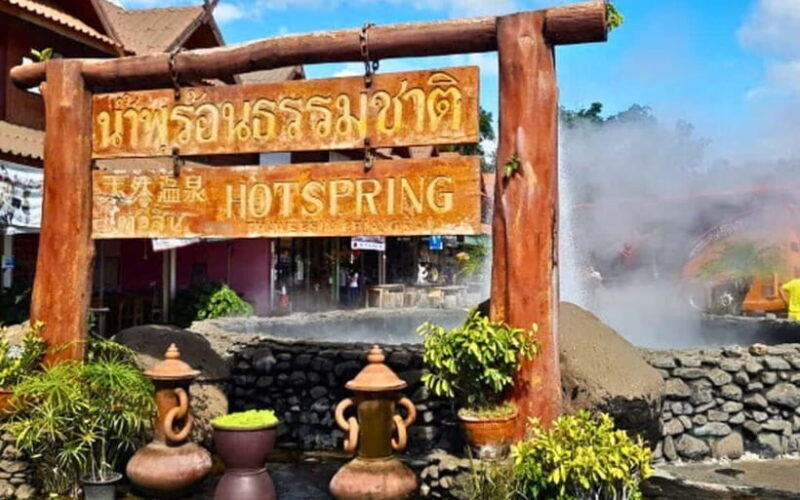 Chiang Mai: White & Blue Temples, Black House & Hill Tribes - Who Would Love This Tour