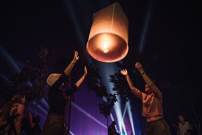 Chiang Mai Yi Peng Festival 2025 Lantern Release Experience - Key Points