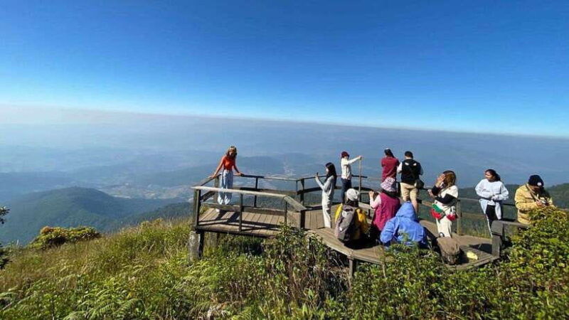 chiang-maidoi-inthanon-national-park-hike-at-kew-mae-pan