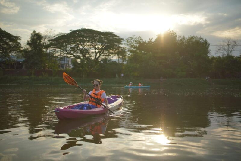 chiang-maiexplore-kayaking-through-mae-ping-river-on-sunset