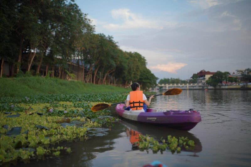 chiang-maiexplore-kayaking-through-mae-ping-river-on-sunset