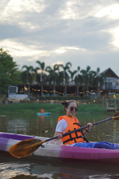chiang-maiexplore-kayaking-through-mae-ping-river-on-sunset