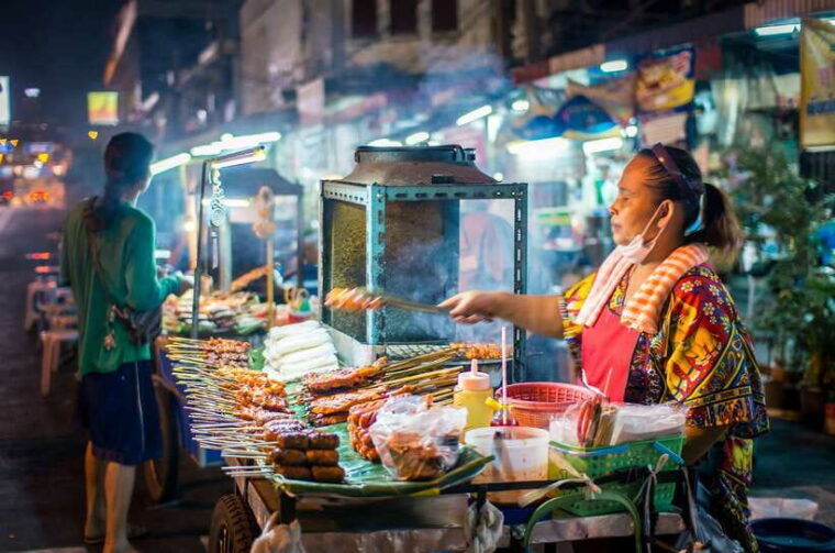 chiang-mais-highlights-sightseeing-night-bike-tour