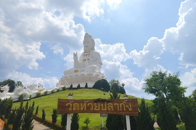 Chiang Rai Day Tour from Chiang Mai Red White and Blue Temples - Key Points
