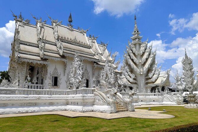 Chiang Rai Day Tour from Chiang Mai Red White and Blue Temples - Who Will Love This Tour?