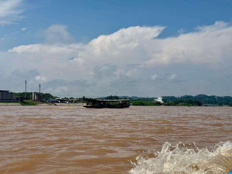 chiang-rai-golden-triangle-maekhong-private-boat-trip