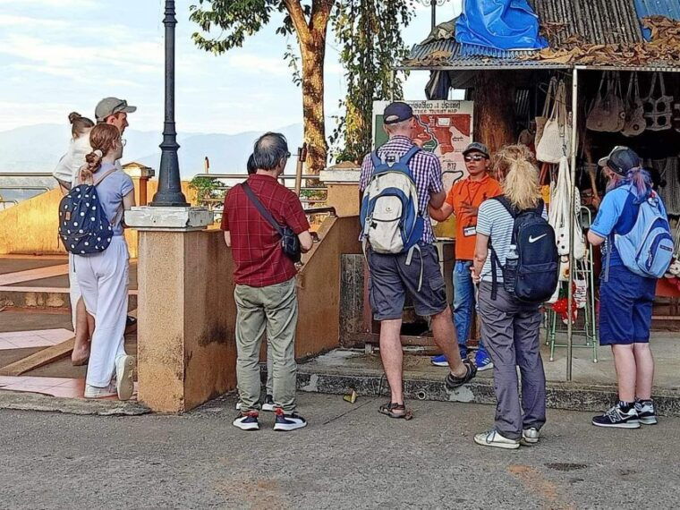 chiang-rai-popular-sightseeing-tour-7-places-buffet-lunch