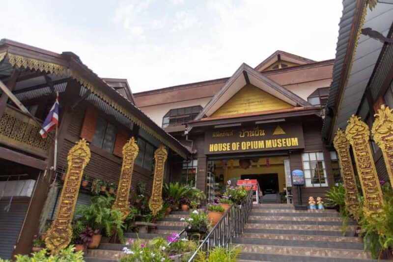 Chiang Rai: Private Customized Tour4 Places of Your Choice - FAQ