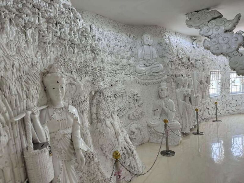 Chiang Rai: Private Half Day Tour  Temples & Lalita Cafe - Key Points