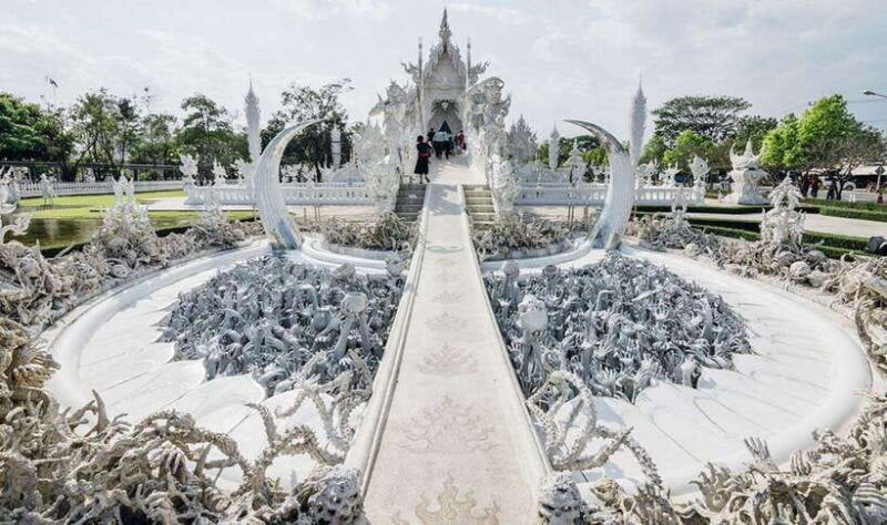 chiang-rai-tour-white-blue-big-buddha-redtemples