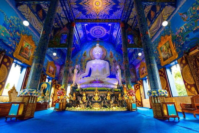 chiang-rai-tour-white-blue-big-buddha-redtemples