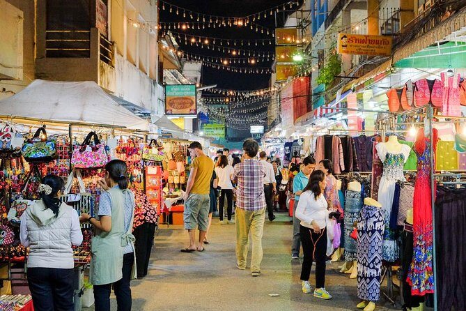 Chiang Rai Under the Night Lights Tour by TUK TUK - FAQ