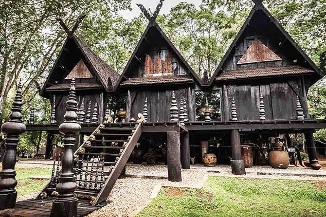 Chiang Rai White and Black and Blue Temple - An In-Depth Look at the Tour Experience