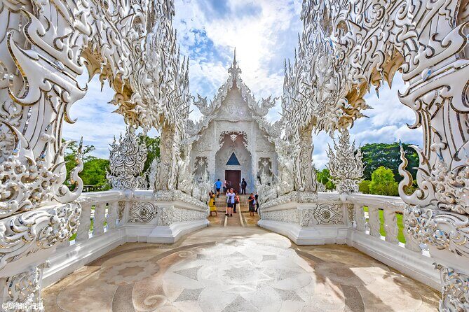 Chiang Rai White Blue and Black Temples Day Tour from Chiang Mai - The Sum Up