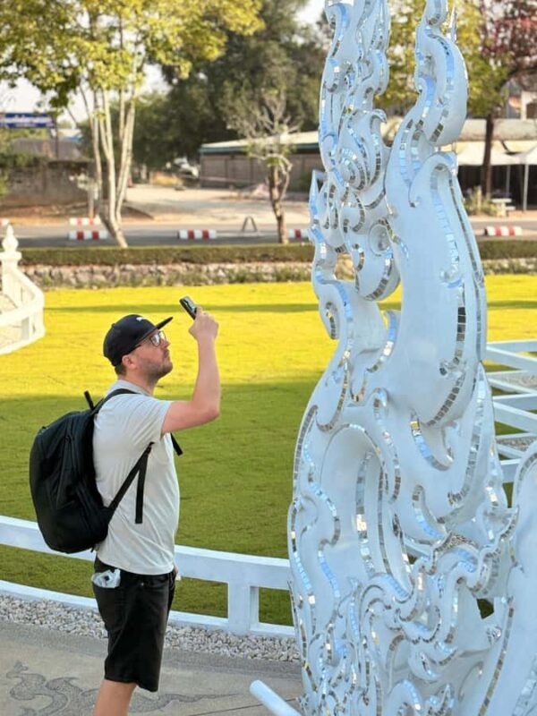 Chiang Rai: White & Blue Temples + Black House Half-Day Tour - Key Points