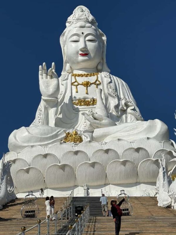 Chiang Rai's Premier Half Day: Icons, Café & Springs - An In-Depth Look at the Experience