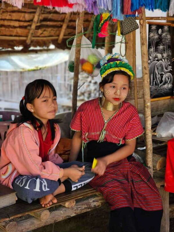 chiangmai-sticky-waterfall-long-neck-karen-village
