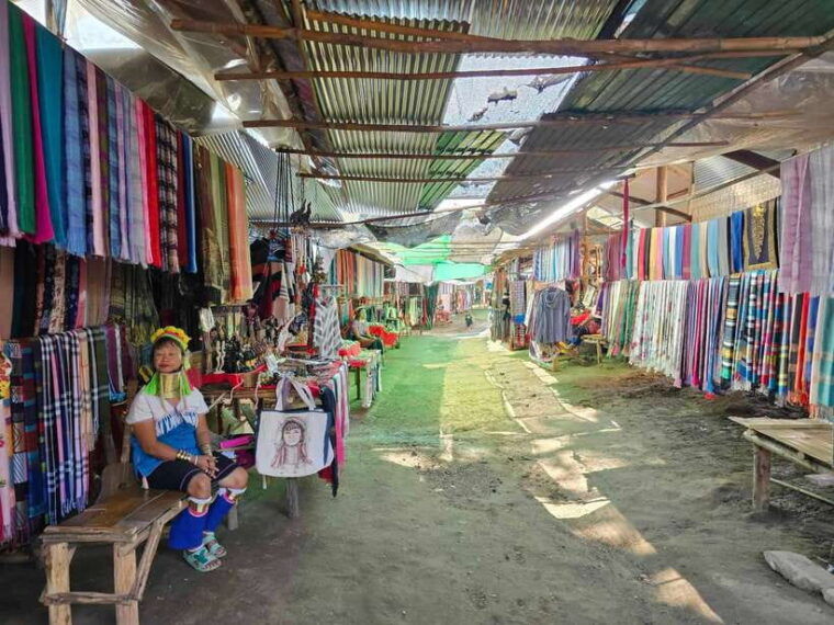 chiangmai-sticky-waterfall-long-neck-karen-village
