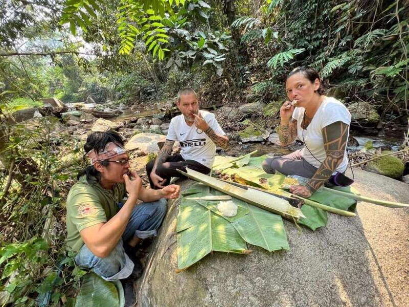 chiangrai-group-trekking-with-bamboo-cooking