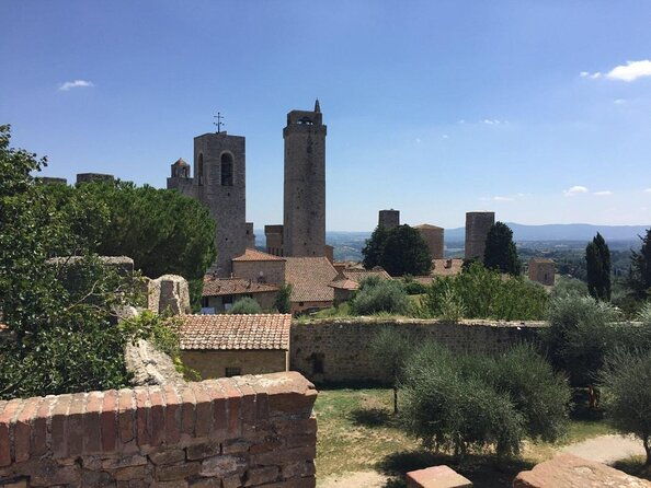 chianti-and-san-gimignano-2-wineries-with-pairing-lunch