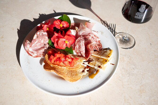 chianti-lunch-with-wine-tasting-at-poggio-ai-laghi-winery-2