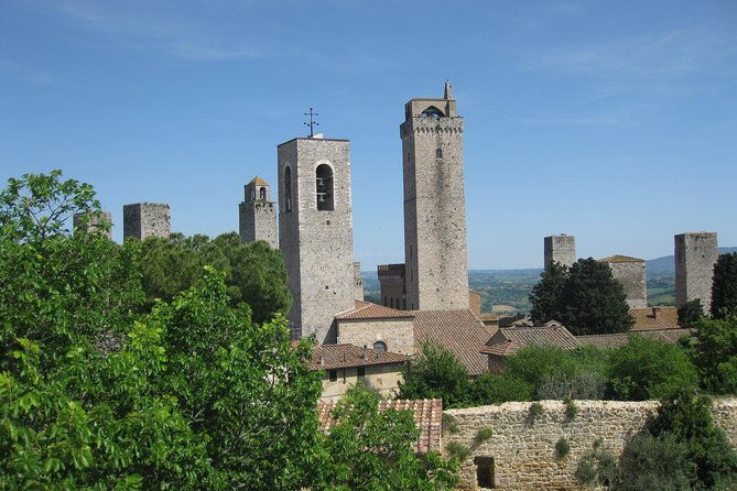 chianti-region-and-san-gimignano-including-wine-tasting-and-light-lunch