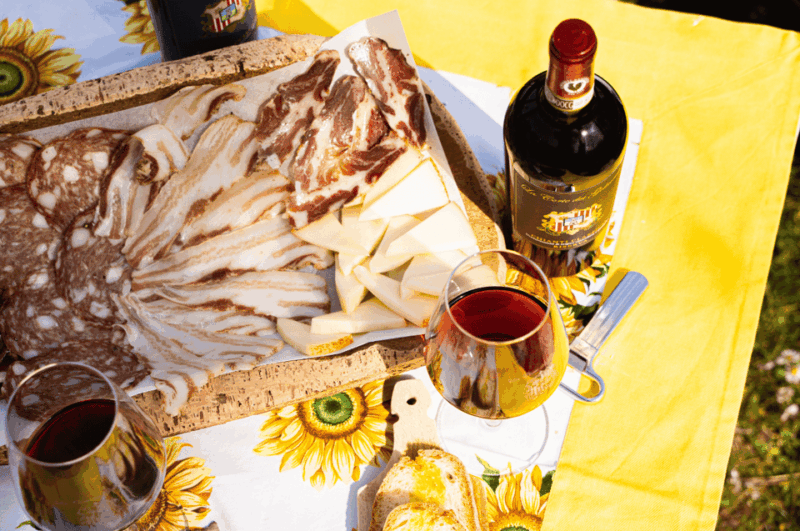 chianti-wine-tasting-paired-with-local-delicacies