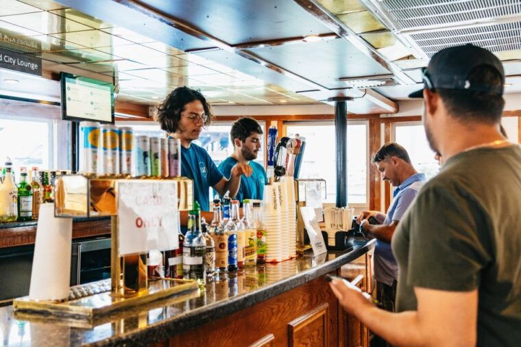 chicago-1-5-hour-lake-and-river-architecture-cruise