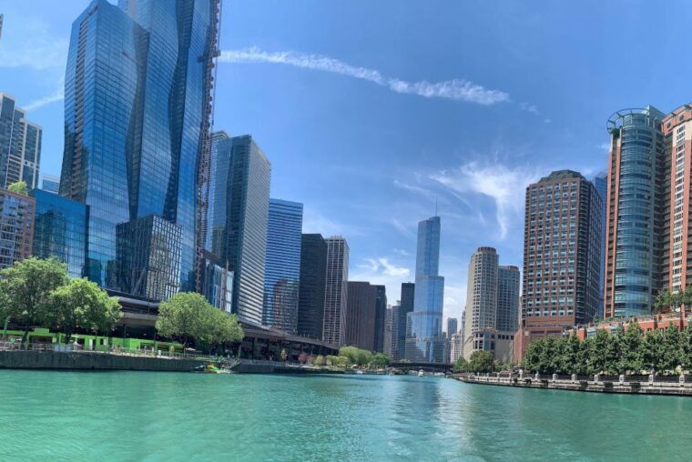 chicago-1-5-hour-lake-and-river-architecture-cruise