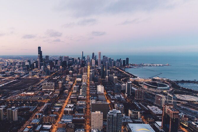 chicago-2-hour-sightseeing-transfer-by-luxury-stretch-limo