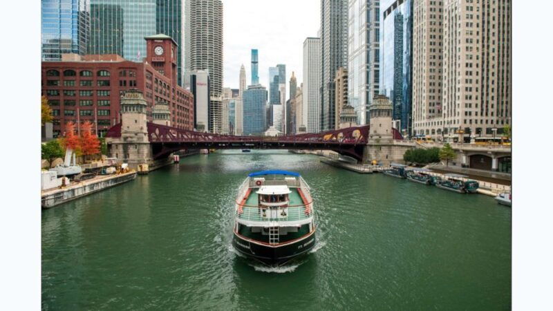 chicago-architecture-boat-tour-with-drinks