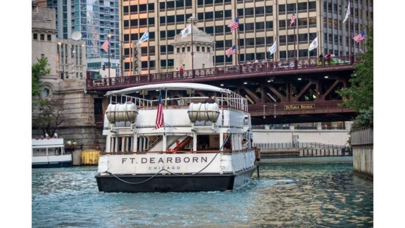 chicago-architecture-boat-tour-with-drinks