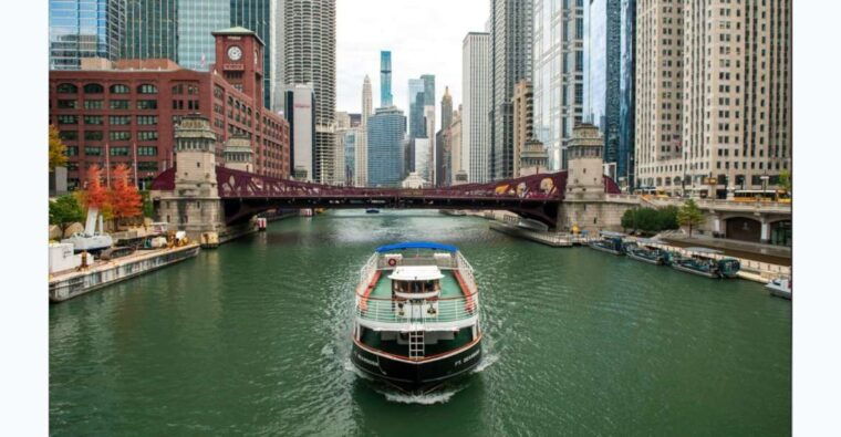 chicago-architecture-boat-tour-with-drinks