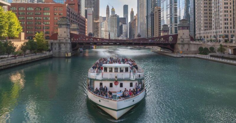 Chicago: Architecture Center Cruise on Chicago's First Lady - Exploring the Cruise Experience