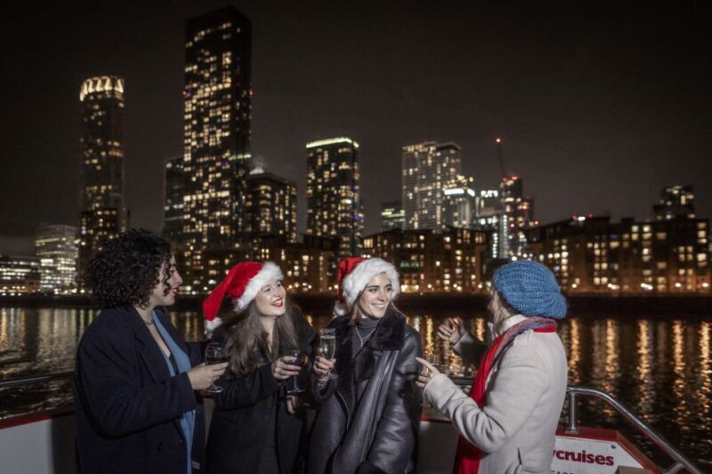 Chicago: Christmas Eve Lake Michigan Gourmet Dinner Cruise - The Experience in Detail